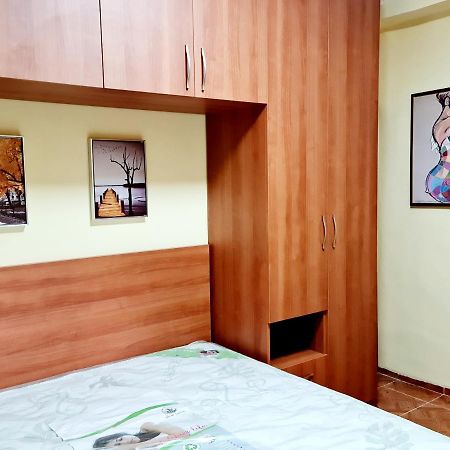 2V1 - 21 Dhjetori Am Apartman Tirana Kültér fotó
