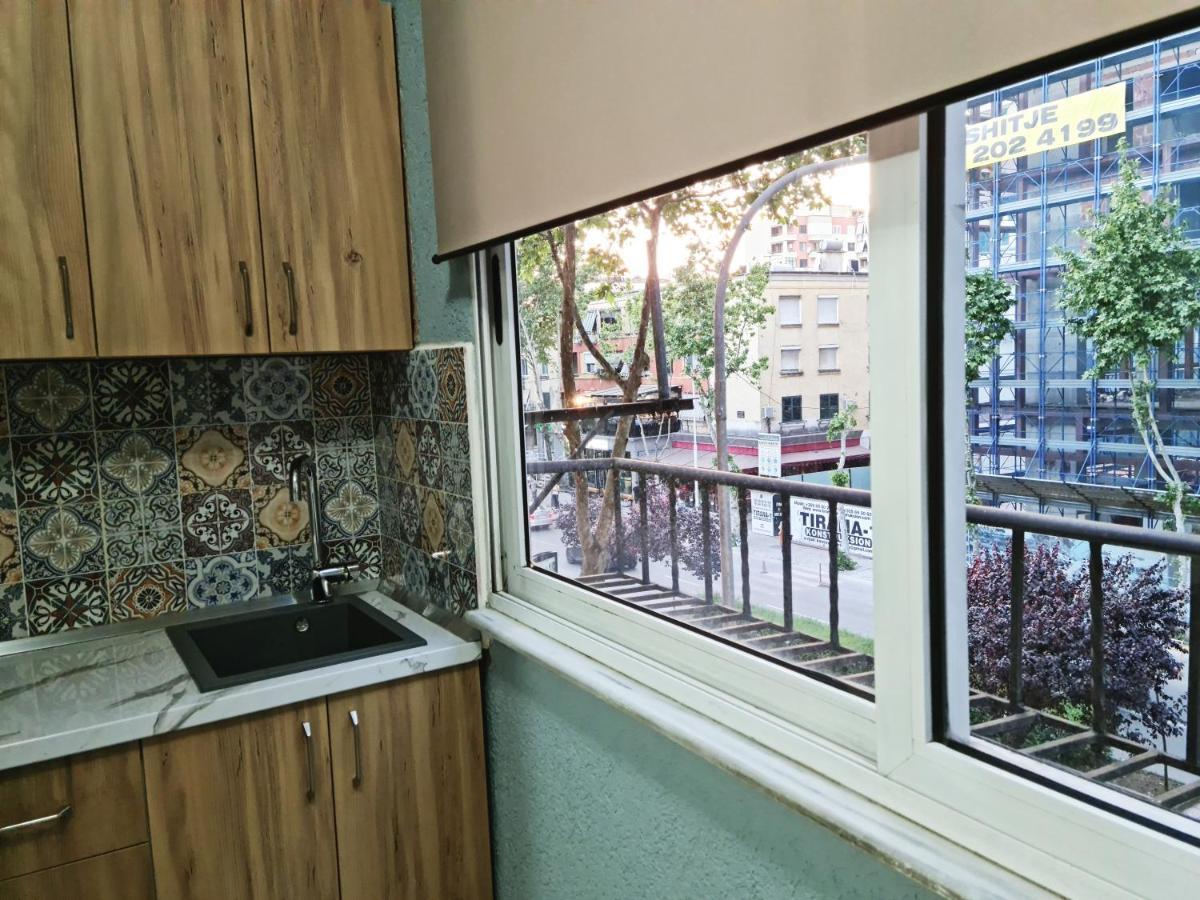 2V1 - 21 Dhjetori Am Apartman Tirana Kültér fotó