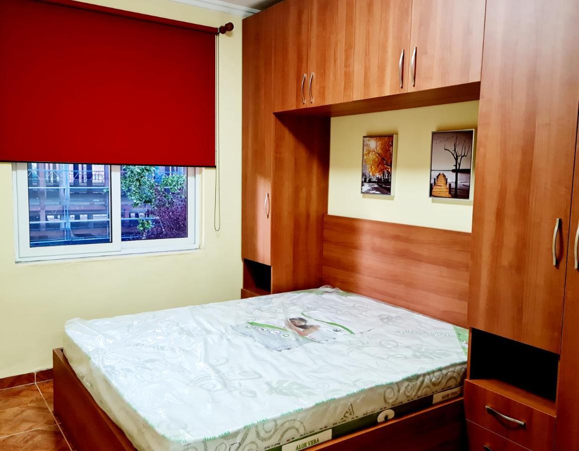 2V1 - 21 Dhjetori Am Apartman Tirana Kültér fotó