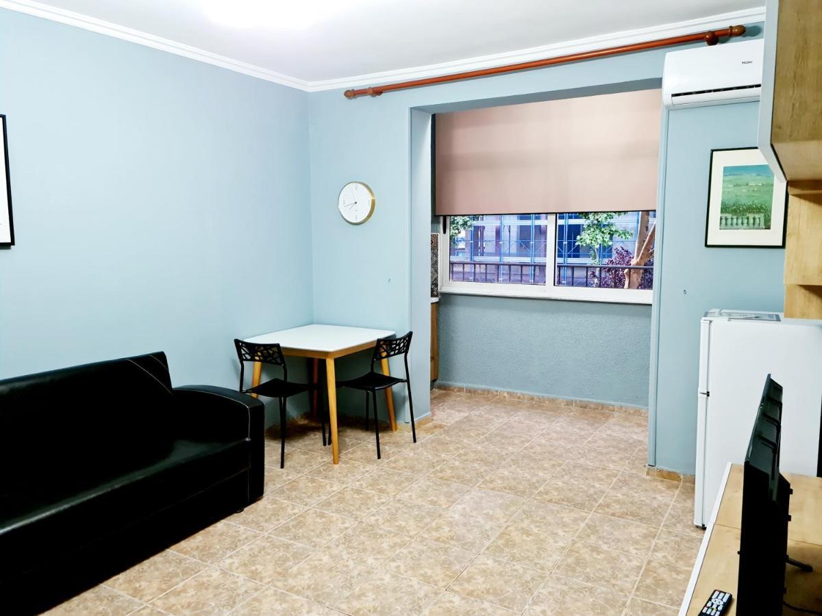 2V1 - 21 Dhjetori Am Apartman Tirana Kültér fotó